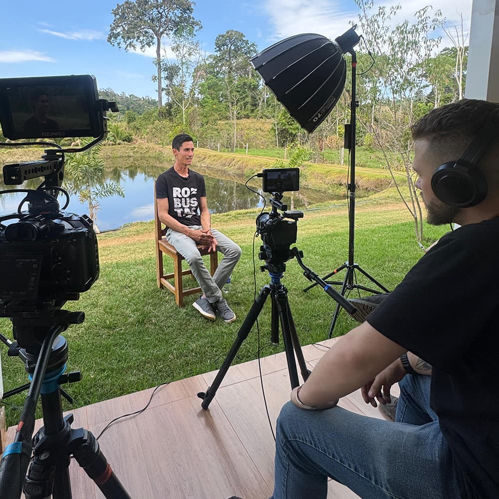 Cena dos bastidores da gravação de documentário corporativo sobre ESG